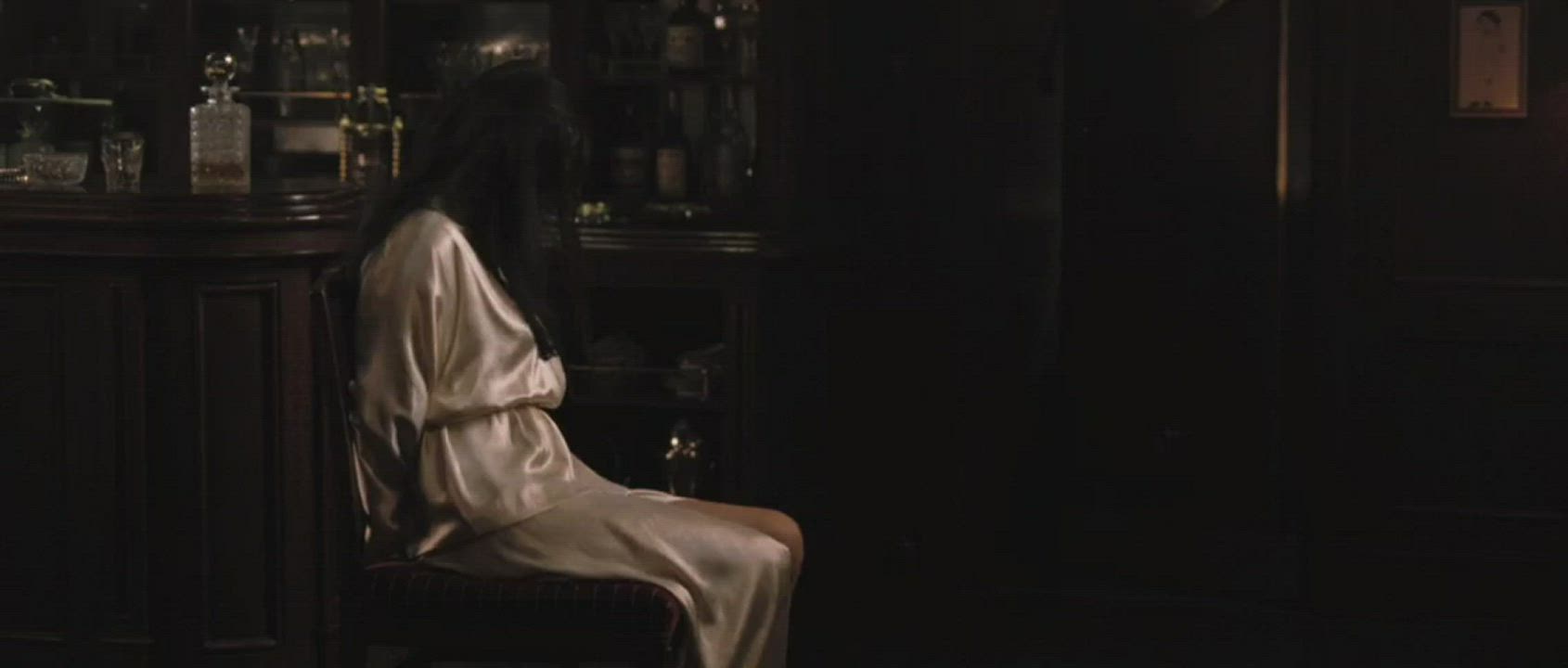 Tied up Gong Li refuses to give in (Hannibal Rising, 2007)