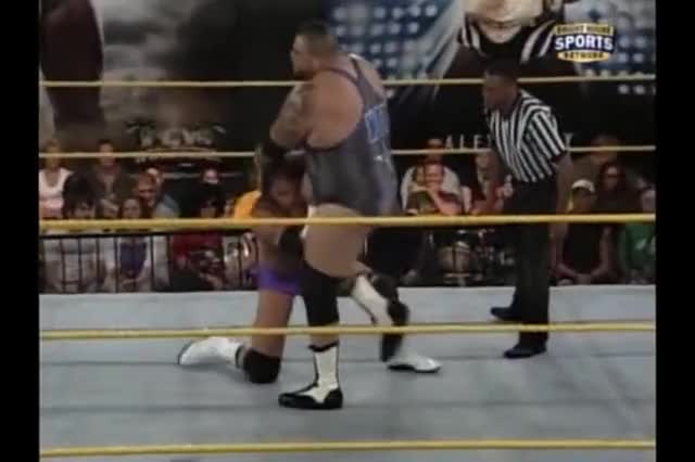 FCW 03/27/11 - Brodus Clay vs. Kenneth Cameron