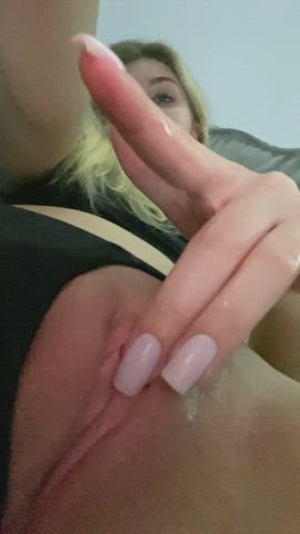 I am so horny and my pussy so wet