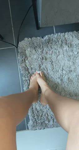 19 years old feet feet fetish legs petite schoolgirl teen toes gif