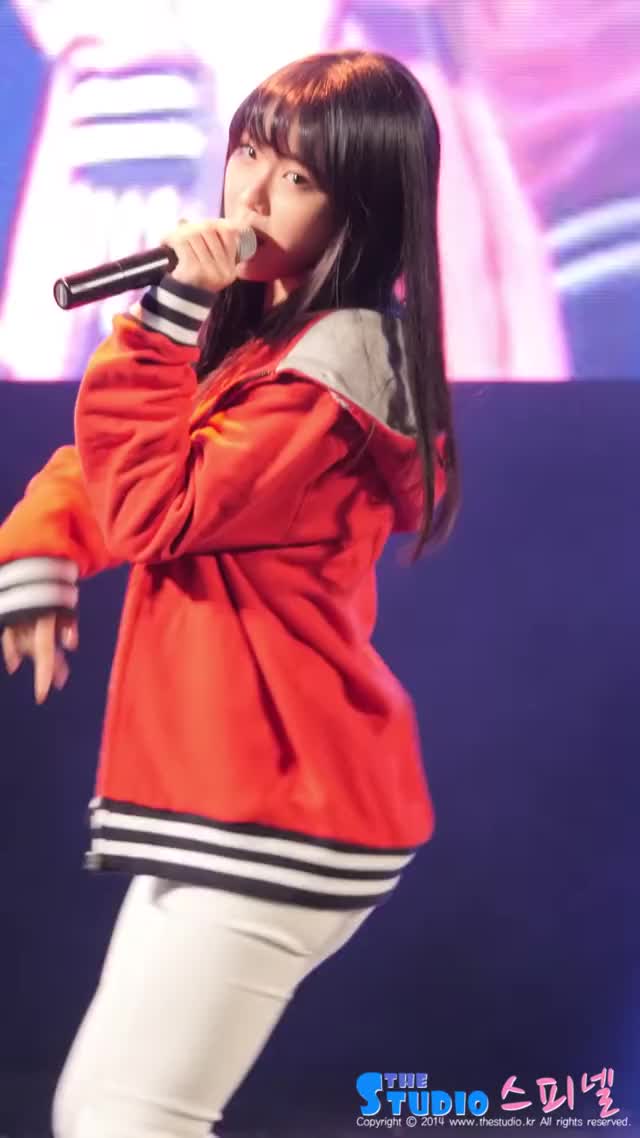 141016 Hyunyoung shake 2 (Tell me tell me)