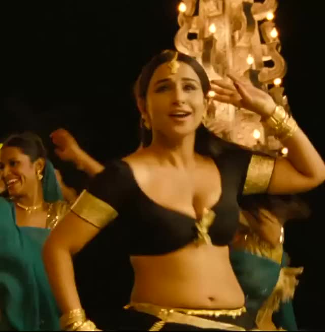 [Plot] [Sexy] [Indian] Vidya Balan [GIF]