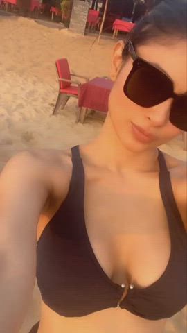 Mouni Roy 🔥👙