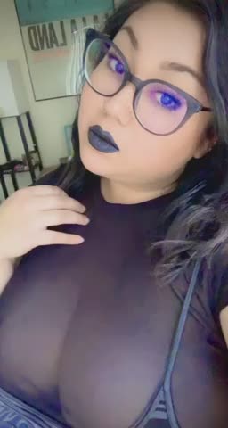 Does anyone like a big titty nerdy goth? ??