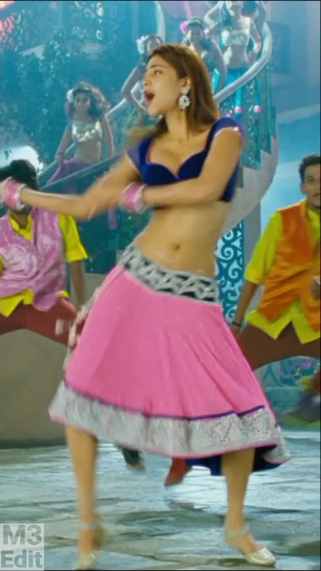 Shruthi Hassan Hot I Vertical View