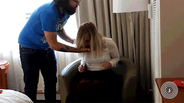 Michelle Hypnotized - Hypnosis On Display