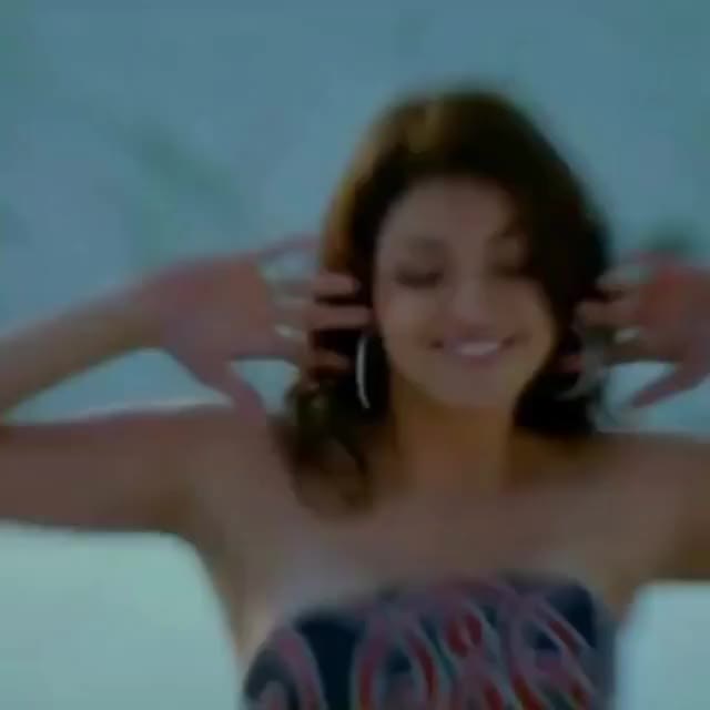 Kajal Agarwal boobs exposing