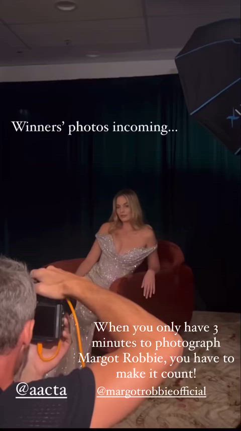 australian celebrity margot robbie gif