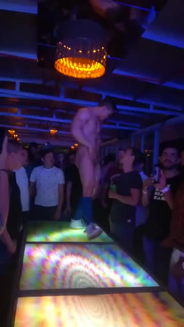 (hm,male-strippers) Ricardeje881-1132682168449294337-20190526 171727-vid1 1572085745494