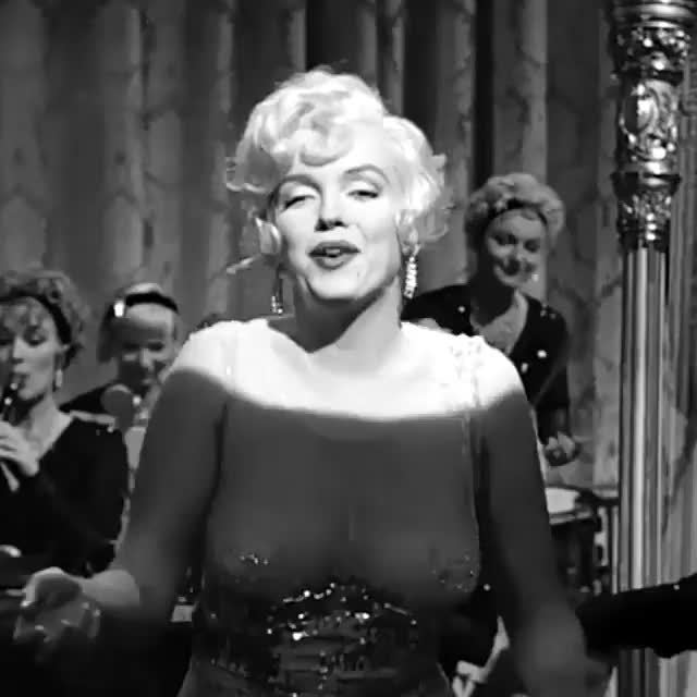 Celebrity Marilyn Monroe gif