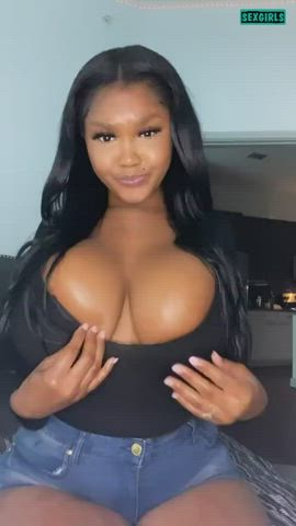 babe big tits ebony huge tits natural tits teen gif