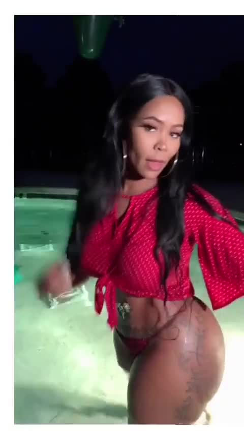 Deelishis @iamsodeelishis