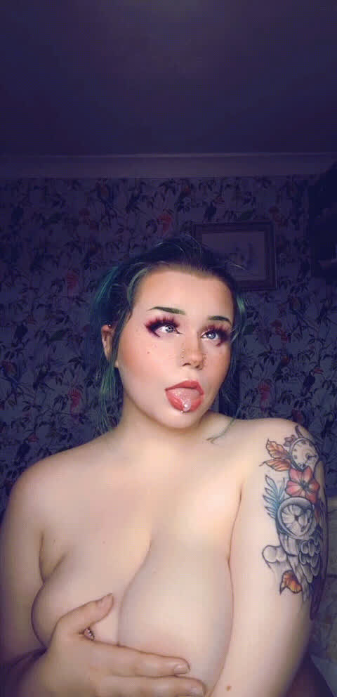 ahegao alt curvy egirl emo huge tits non-nude pale tattoo tongue fetish gif