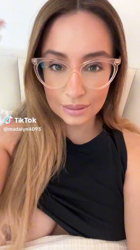 MissMadalynnTV - More Tiktok flash videos on my TT likes (juanmomo45)