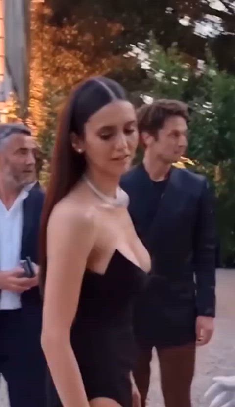 Nina Dobrev