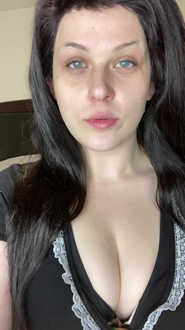 Sloppy mouth & Soft tits ?