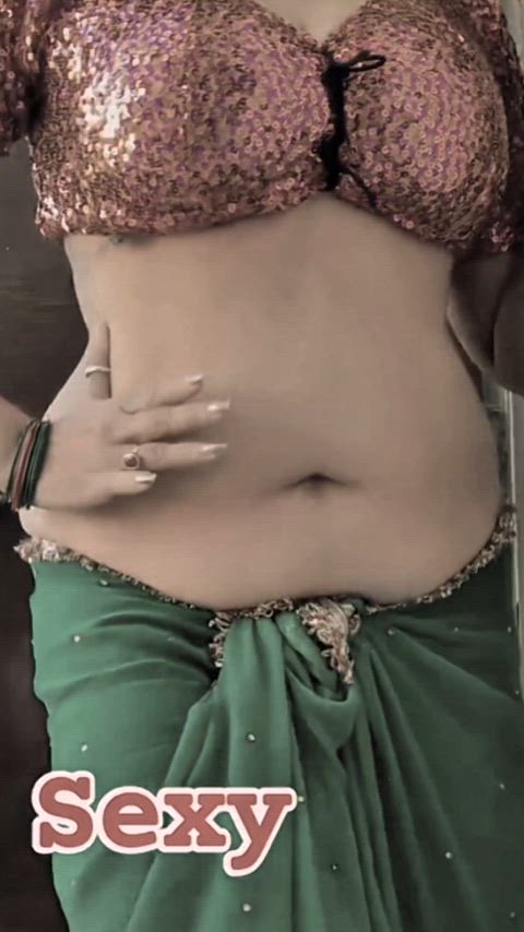 aunty belly button bhabi desi hindi hippie hips indian saree shaking gif