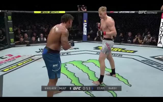 Hardy |Volkov| V. 9 counters ducking 1 (slo-mo)