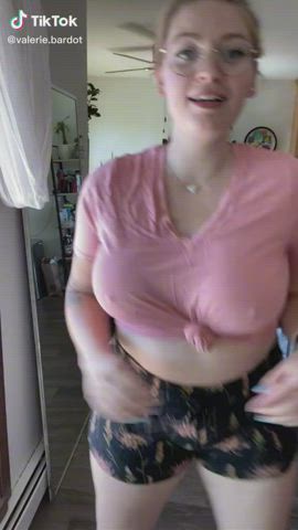 Bouncing Tits Braless Glasses Non-nude Pawg Pokies TikTok gif