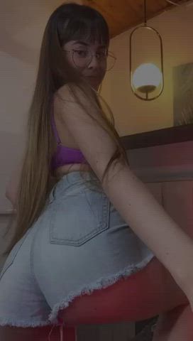 18 years old ass blonde glasses sensual twerking gif