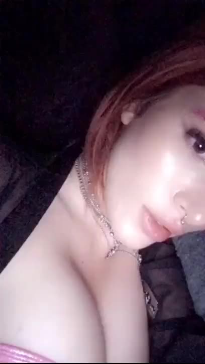 Bella Thorne pink snapchat