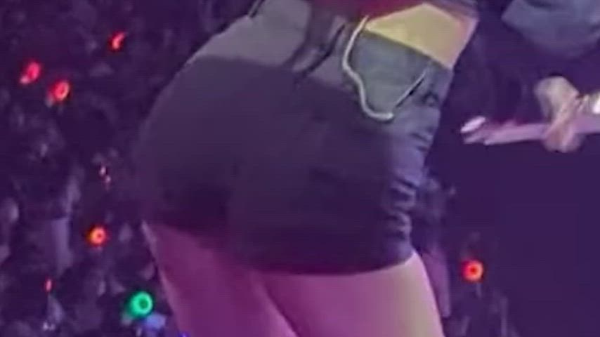 Sana ass focus🍑