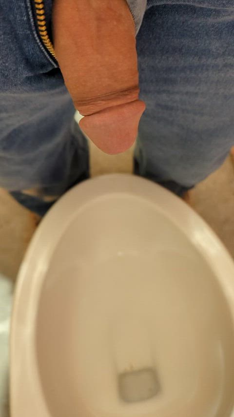 bathroom big dick cock male pee peeing piss pissing thick cock male-pissing gif