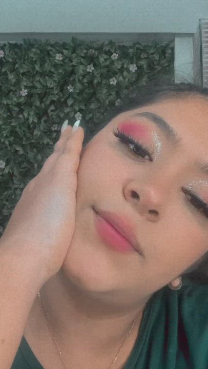 Brown Eyes Latina Nails gif