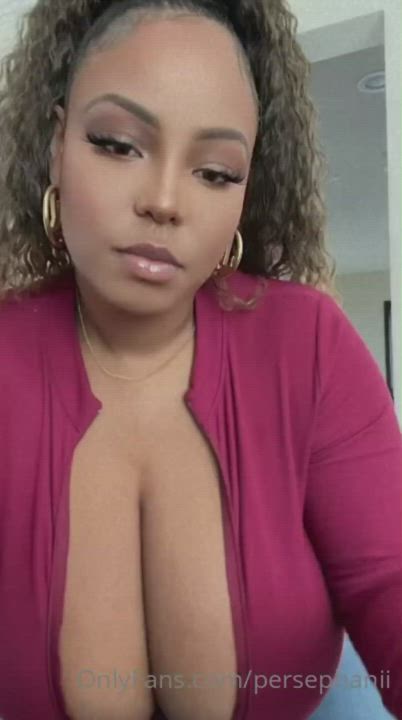 Babe Busty Ebony Huge Tits gif