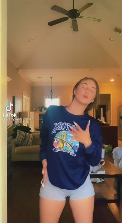 TikTok Twerking White Girl gif