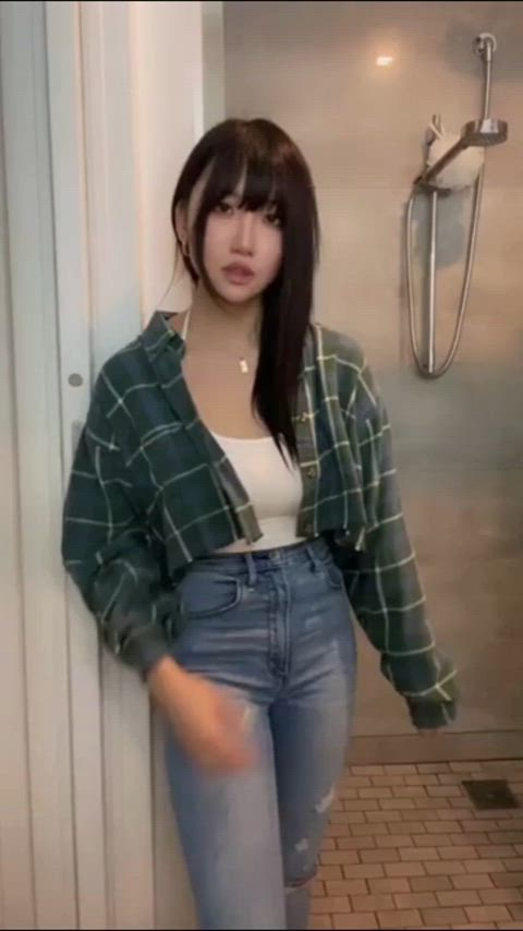 asian celebrity dancing gamer girl tiktok gif