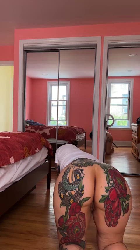ass asshole bending over big ass jiggle nude tattoo tease thick white girl gif