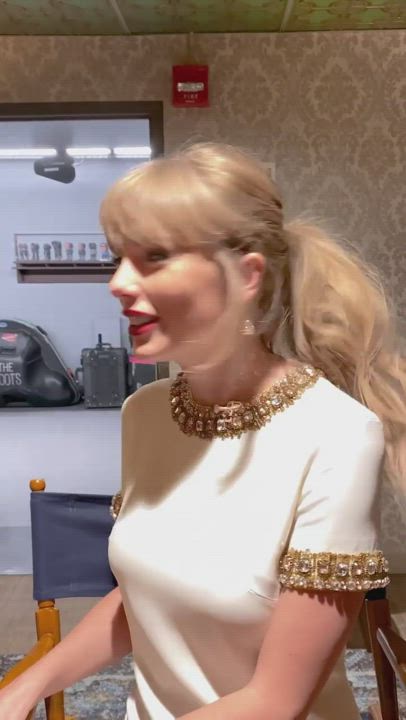 Celebrity Cute Taylor Swift gif