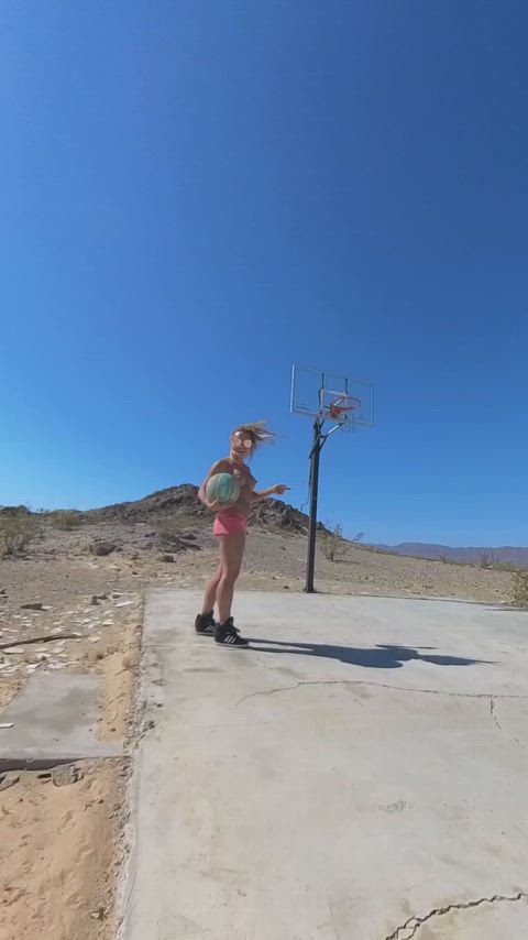 Playing with big balls in the desert