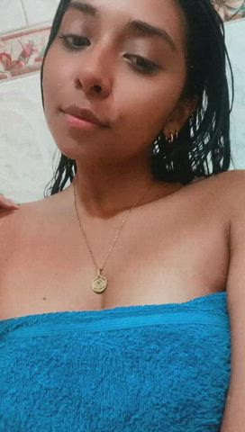 amateur chaturbate latina shower streamate wet pussy gif