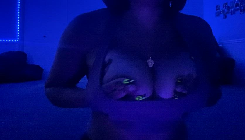 Glow titty glow