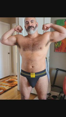 [40s] loving this jock