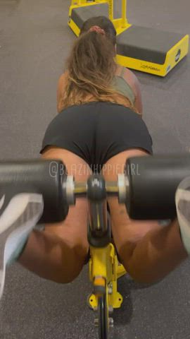 ass booty brunette bubble butt curly hair gym latina long hair onlyfans gif