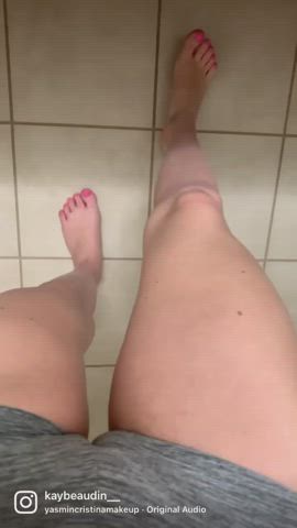 Busty Camel Toe Fantasy Feet Legs Petite Redhead TikTok Toes gif