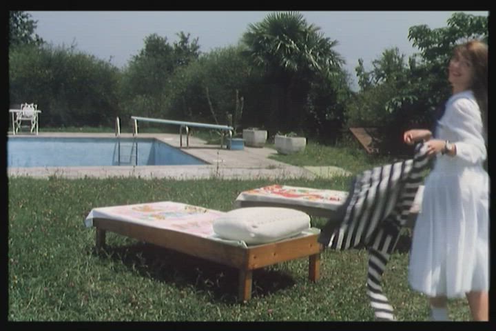 Petra Scharbach &amp; Ursula Davis - Provocazione (IT1988) - Part 1/5: poolside