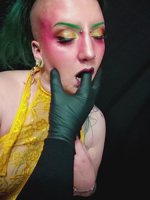 brat finger in mouth latex gloves medical fetish switch punk gif