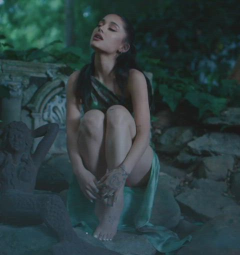 ariana grande feet feet fetish gif