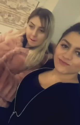girlfriend girls kissing lesbian turkish gif