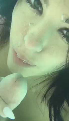 Amateur Blowjob Brunette Eye Contact Pool Pussy Underwater gif