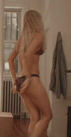Sofia Boutella flashes her ass