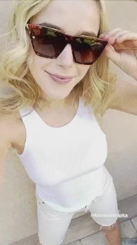 blonde glasses kiernan shipka gif