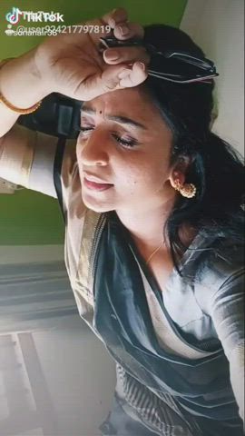 Aunt Indian MILF Saree gif