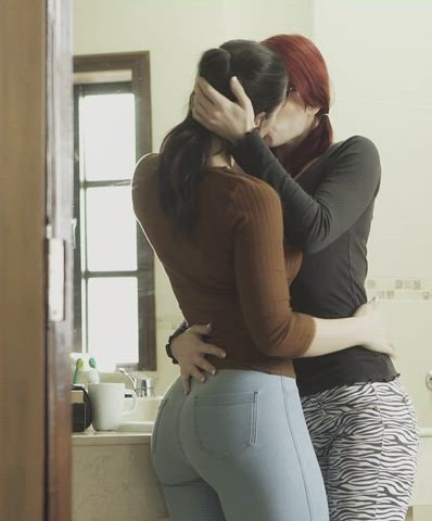 Kiss Kissing Lesbian Lesbians Non-nude Sensual gif