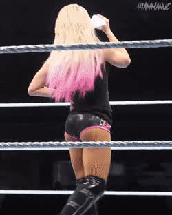 Alexa tries to mock Lacey but gets humiliated. Love seeing Miss Bliss get humbled!