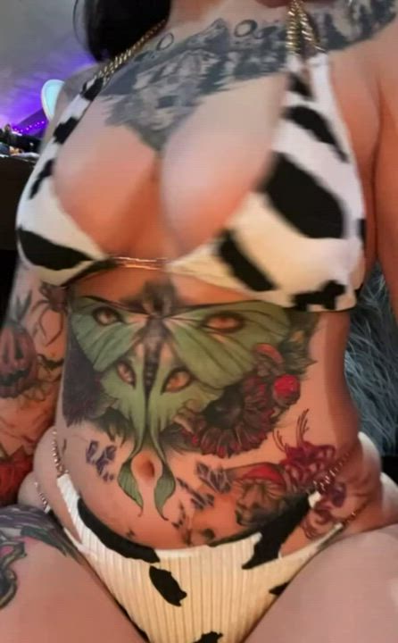Please be gentle with my utters they get so sensitive from being milked… 🥺